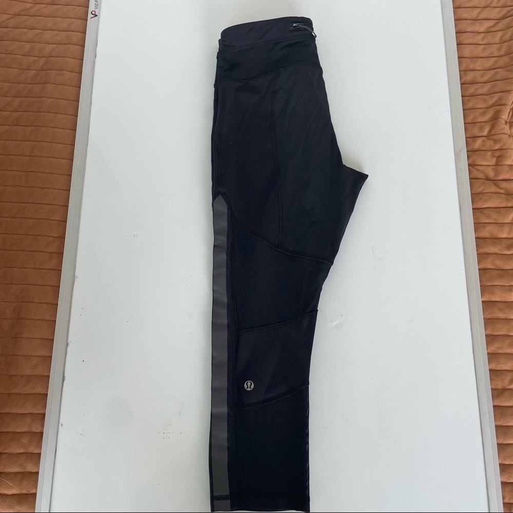 Lululemon Cropped Mesh Black leggings size 6